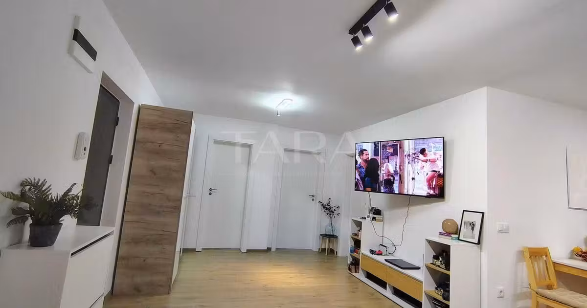 Apartament de vânzare cu 3 camere, mobilat în Baciu