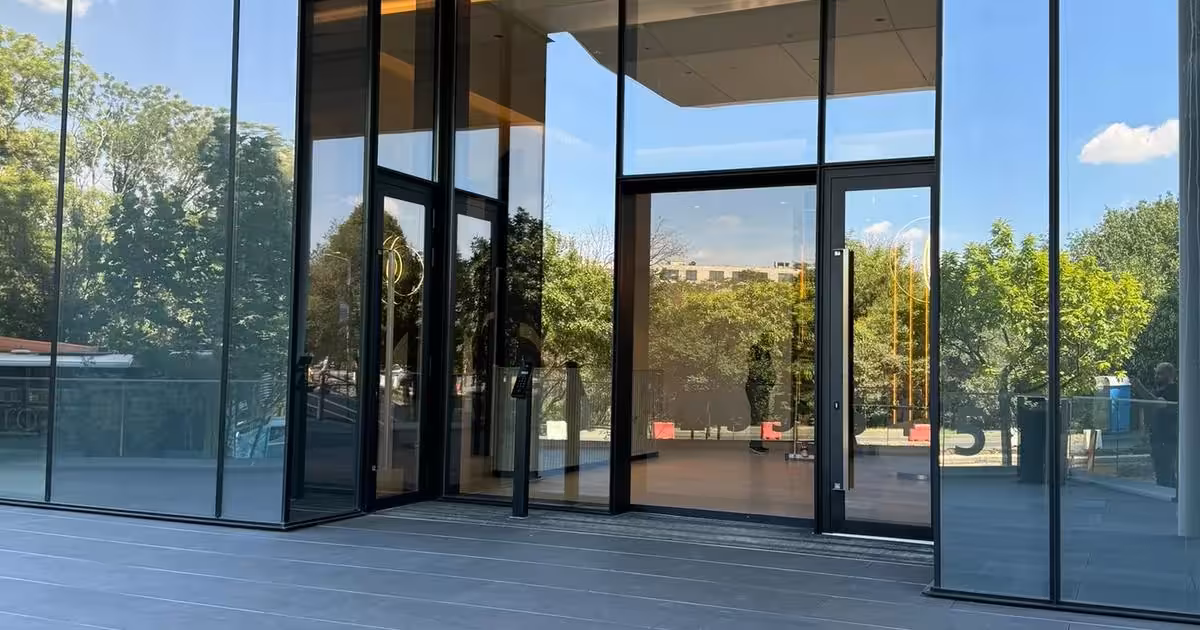 Apartament de vânzare cu 3 camere, mobilat în zona Barbu Văcărescu, Sector 2