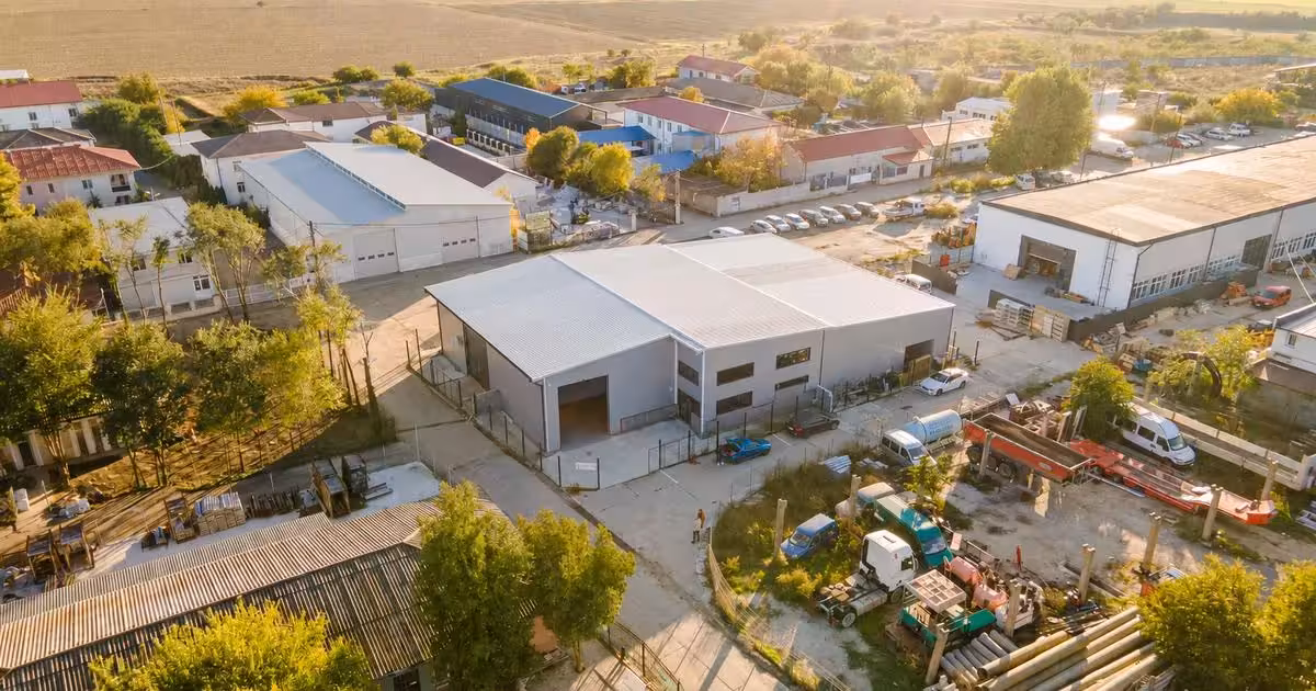 Spațiu industrial de vânzare de 340.00 mp, în Năvodari