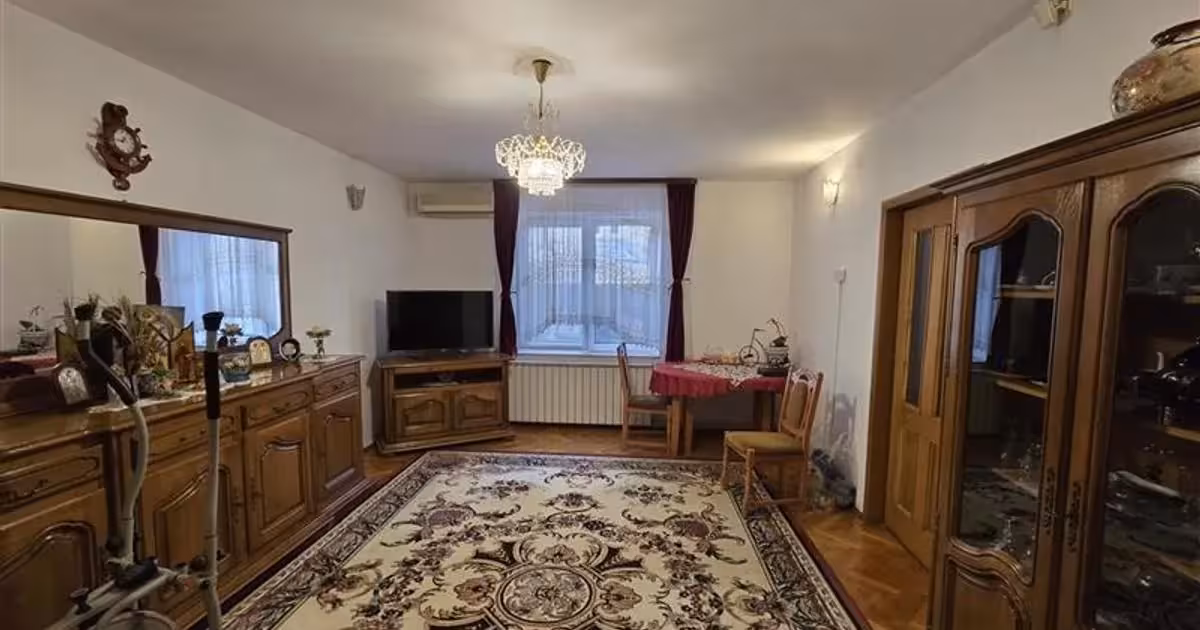 Casă de vânzare cu 7 camere în zona 1 Mai, Sector 1