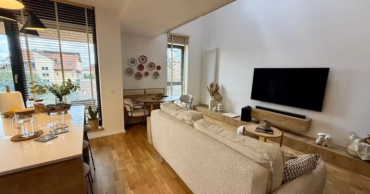 Apartament de vânzare cu 3 camere, mobilat în zona Blumăna, Brașov