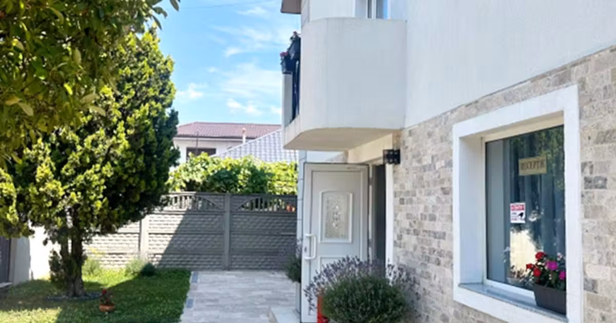 Casă de vânzare cu 24 camere în Costinești