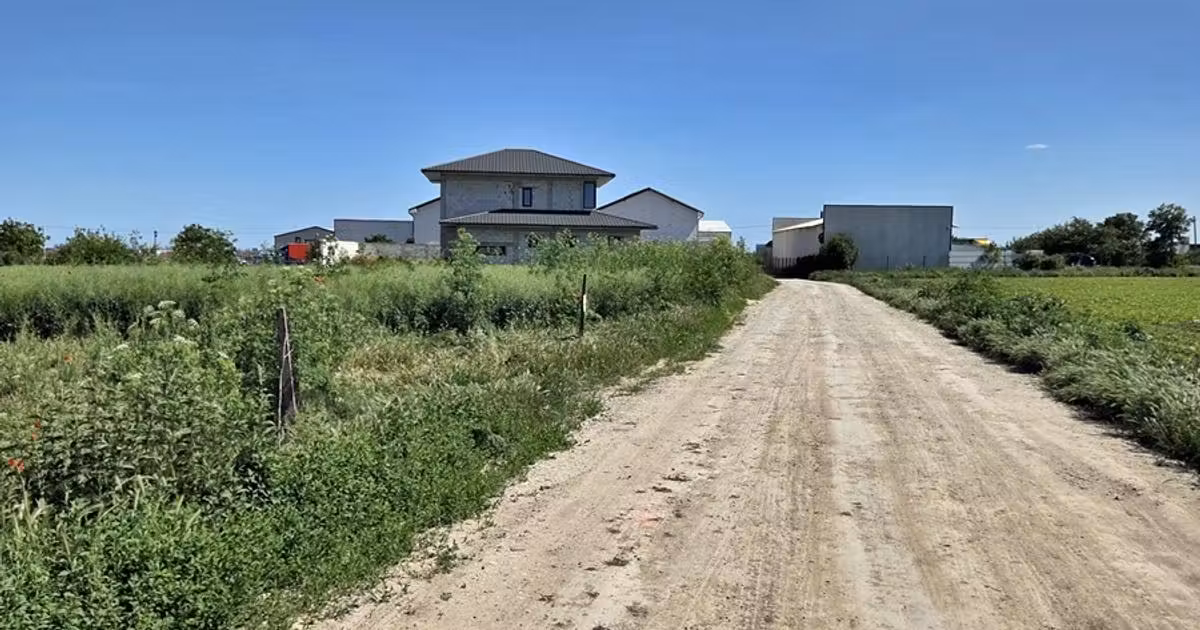 Teren Construcții intravilan de vânzare de 340 mp, în Ovidiu