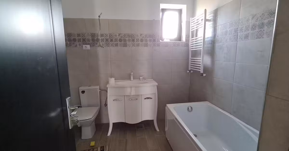 Casă individuală de vânzare cu 3 camere în Cătămărești-Deal