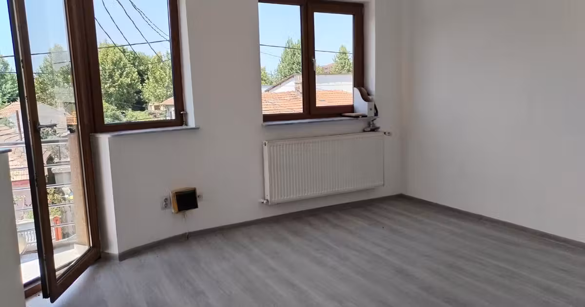 Apartament de vânzare cu 5 camere în zona Calea Severinului, Craiova
