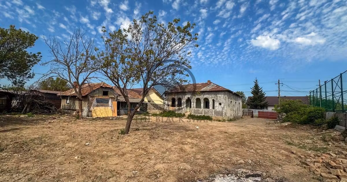 Casă individuală de vânzare cu 7 camere în Cioranii de Sus