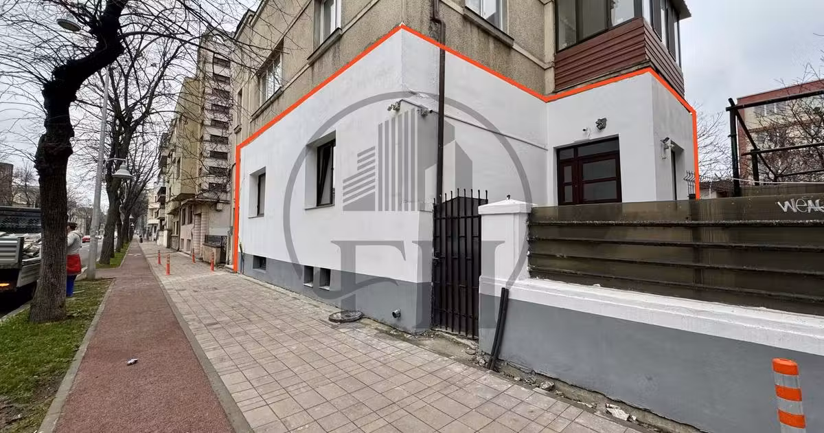 Apartament de vânzare cu 3 camere, mobilat în zona Central, Constanța