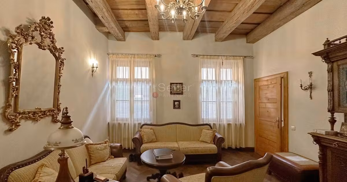 Apartament de vânzare cu 2 camere în zona Centrul Istoric, Brașov