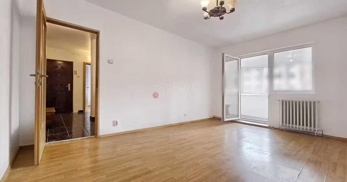Apartament de vânzare cu 2 camere în zona Răcădău, Brașov