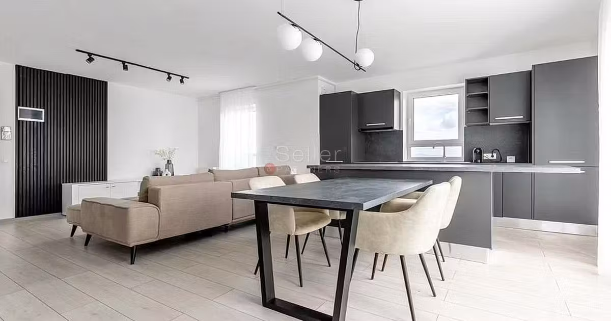 Apartament de vânzare cu 2 camere, mobilat în zona Bartolomeu, Brașov