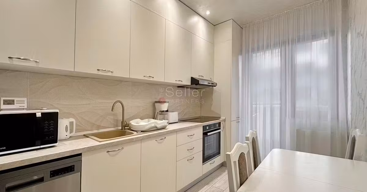 Apartament de vânzare cu 2 camere, mobilat în zona Tractorul, Brașov