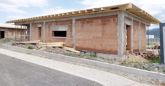 Casă Cristian