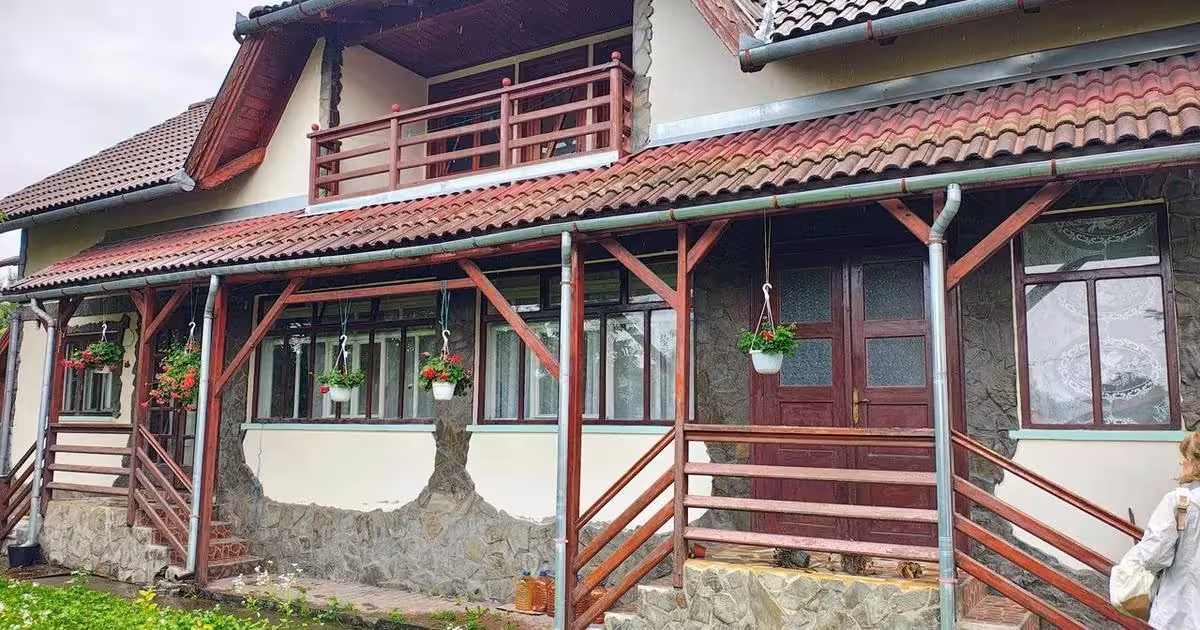Casă individuală de vânzare cu 7 camere în Covasna