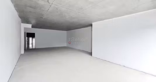 Spațiu comercial Tractorul