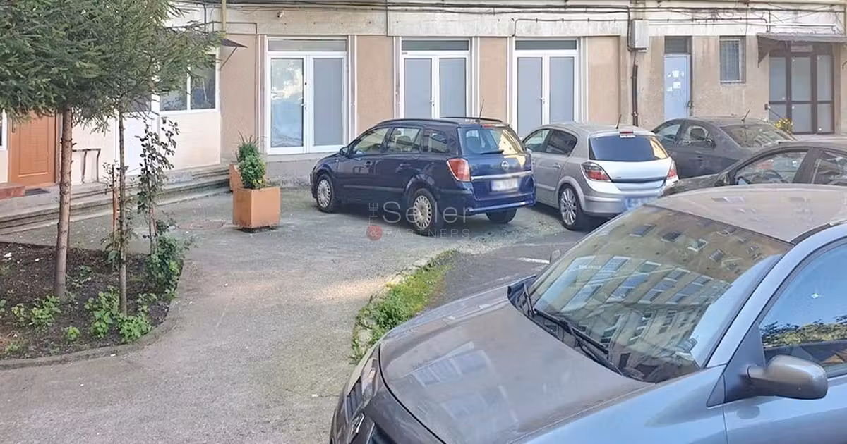 Spațiu comercial de vânzare de 48 mp, în zona Griviței, Brașov