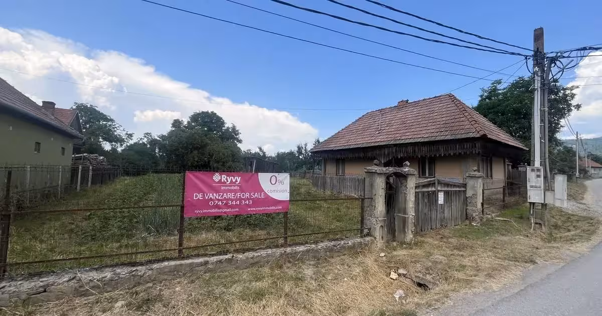 Casă individuală de vânzare cu 2 camere în Păpăuți
