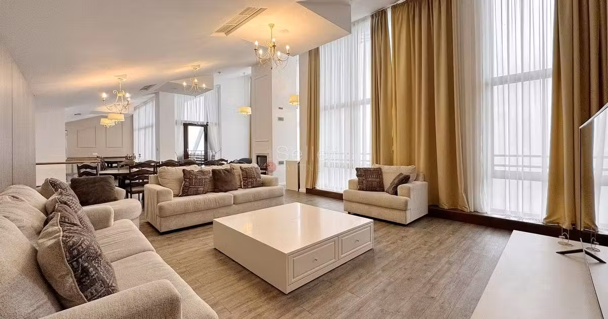 Apartament de vânzare cu 5 camere, mobilat în Poiana Brașov