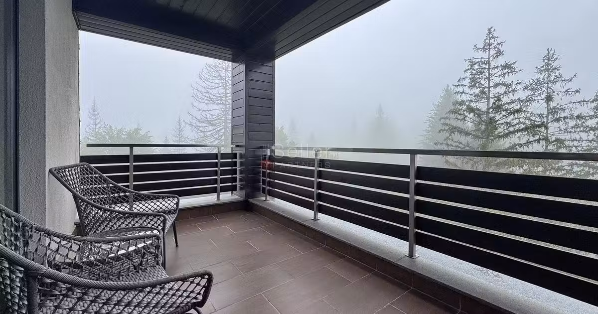 Apartament de vânzare cu 4 camere, mobilat în Poiana Brașov