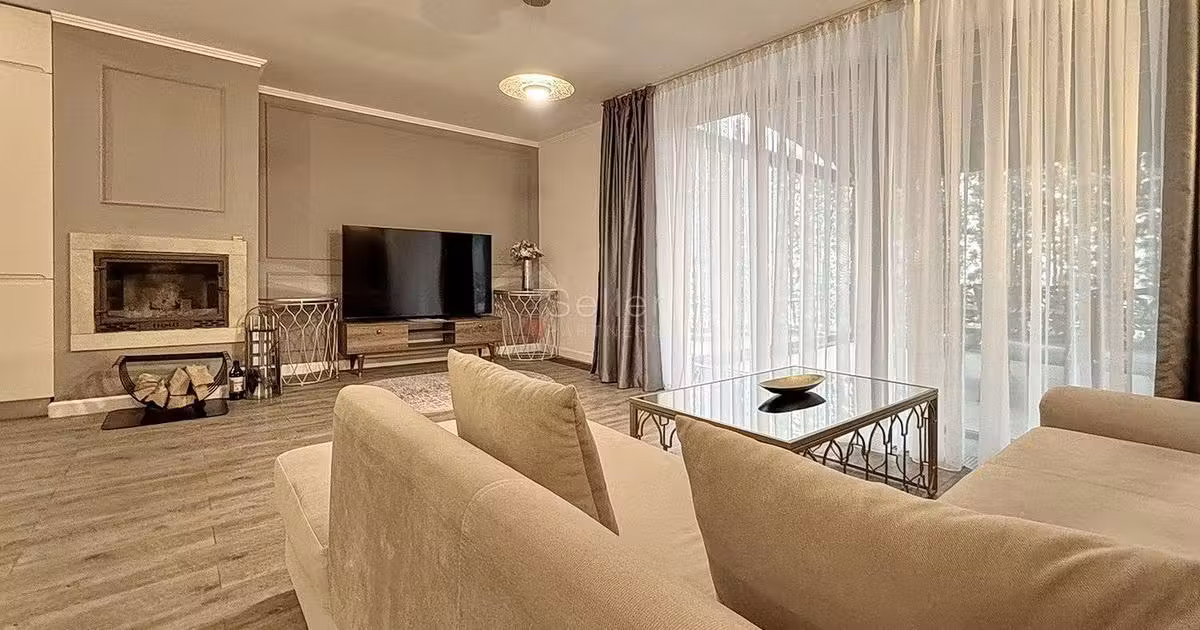 Apartament de vânzare cu 4 camere, mobilat în Poiana Brașov