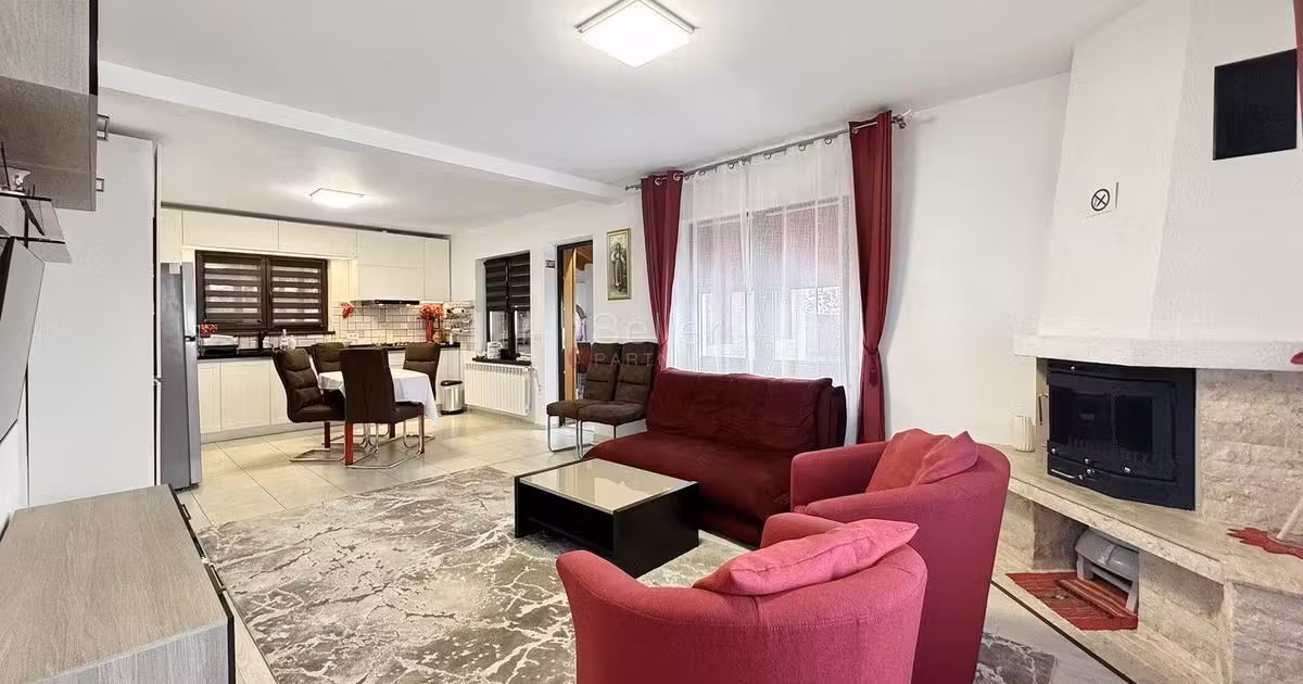 Casă individuală de vânzare cu 9 camere, mobilată în Bran