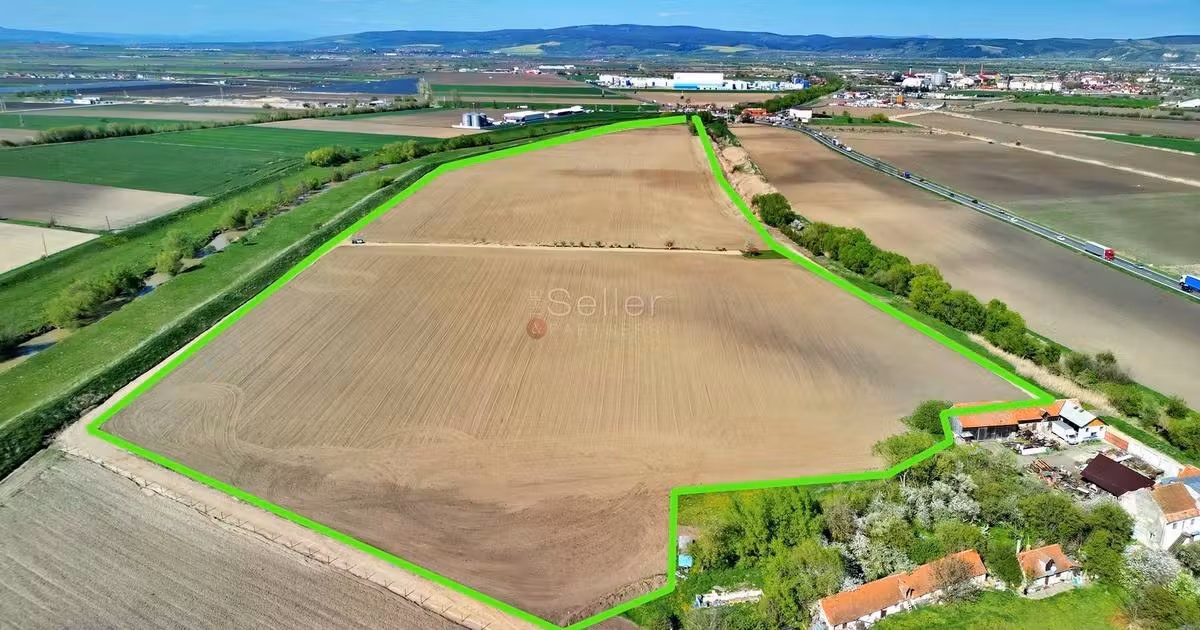 Teren Construcții intravilan de vânzare de 126800 mp, în zona Stupini, Brașov
