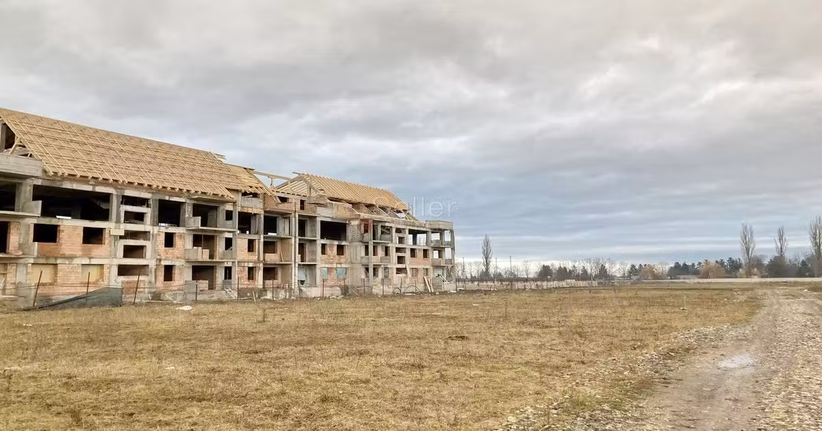 Teren Construcții intravilan de vânzare de 10000 mp, în zona Tractorul, Brașov
