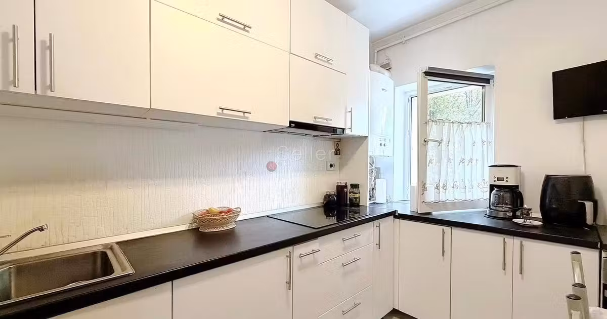 Apartament de vânzare cu 2 camere, mobilat în zona Răcădău, Brașov