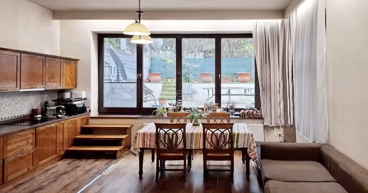 Apartament de vânzare cu 4 camere, mobilat în zona Central, Brașov