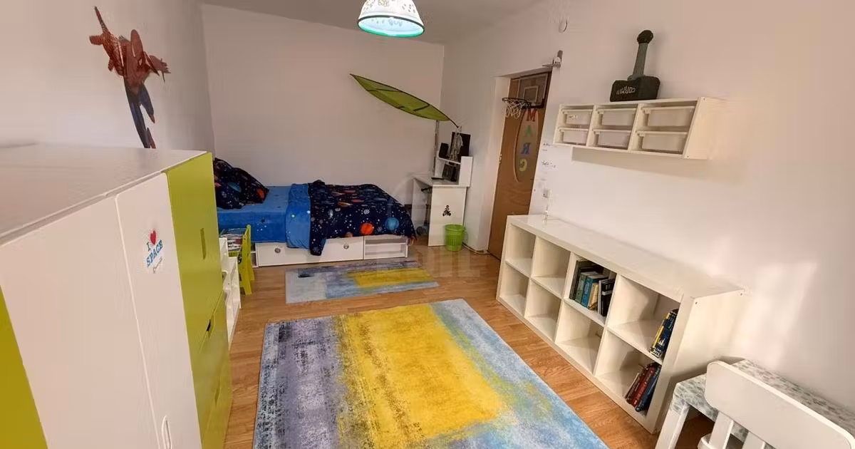 Apartament de vânzare cu 3 camere în Florești