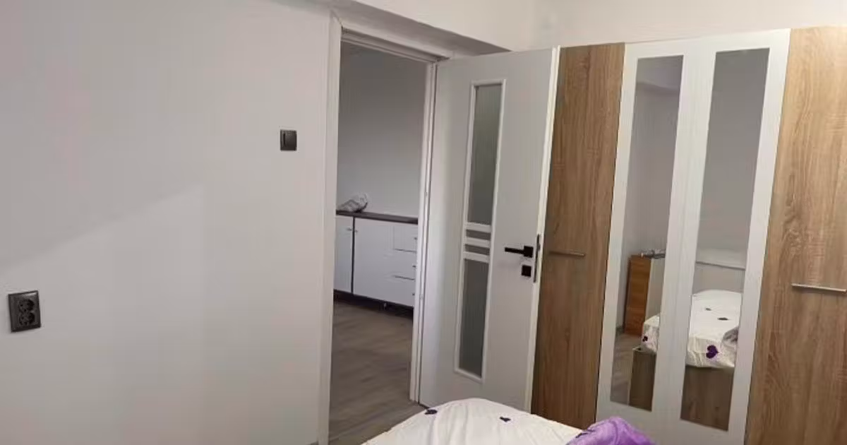 Apartament de vânzare cu 2 camere în zona P-ța Ovidiu, Constanța