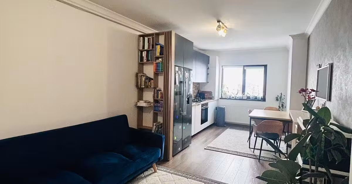 Apartament de vânzare cu 3 camere, mobilat în Florești