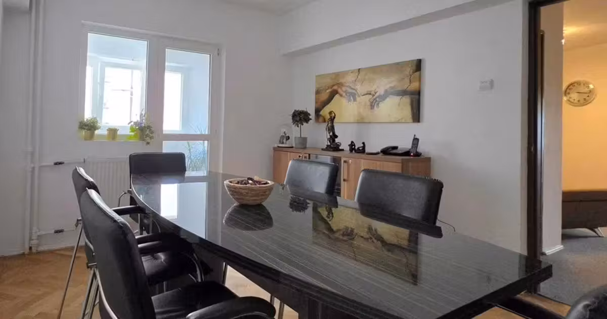 Apartament de vânzare cu 4 camere în zona Universitate, Ultracentral