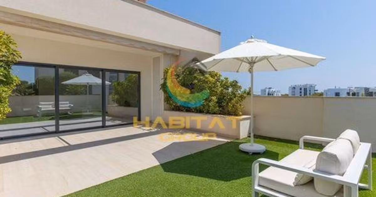 Apartament de vânzare cu 3 camere în zona Mitropolie, Ultracentral