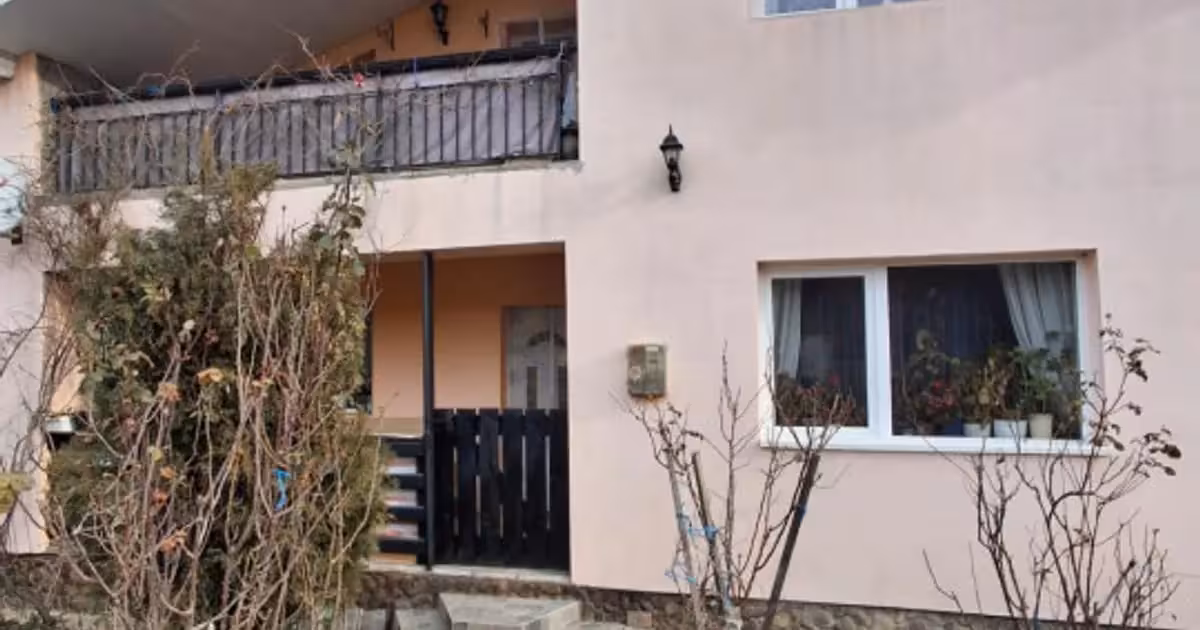 Casă individuală de vânzare cu 6 camere, mobilată în Tomești