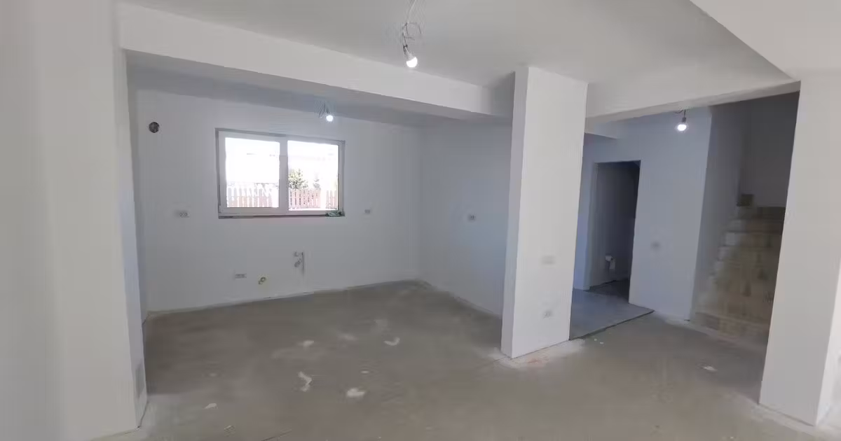 Casă de vânzare cu 6 camere în Voluntari