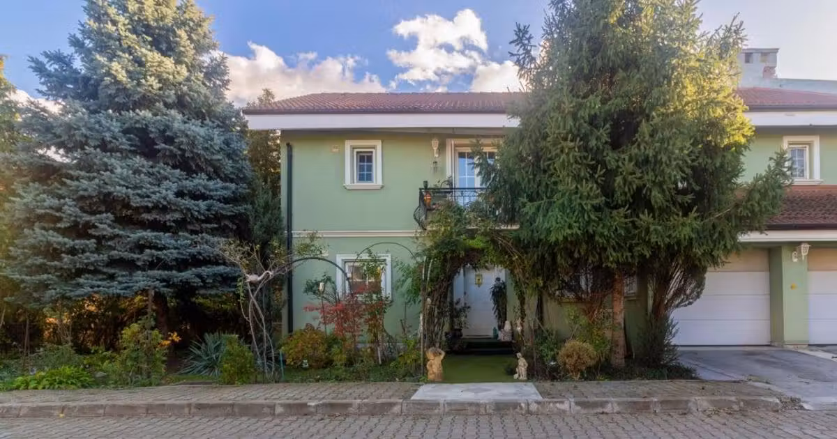 Casă individuală de vânzare cu 3 camere, mobilată în Voluntari