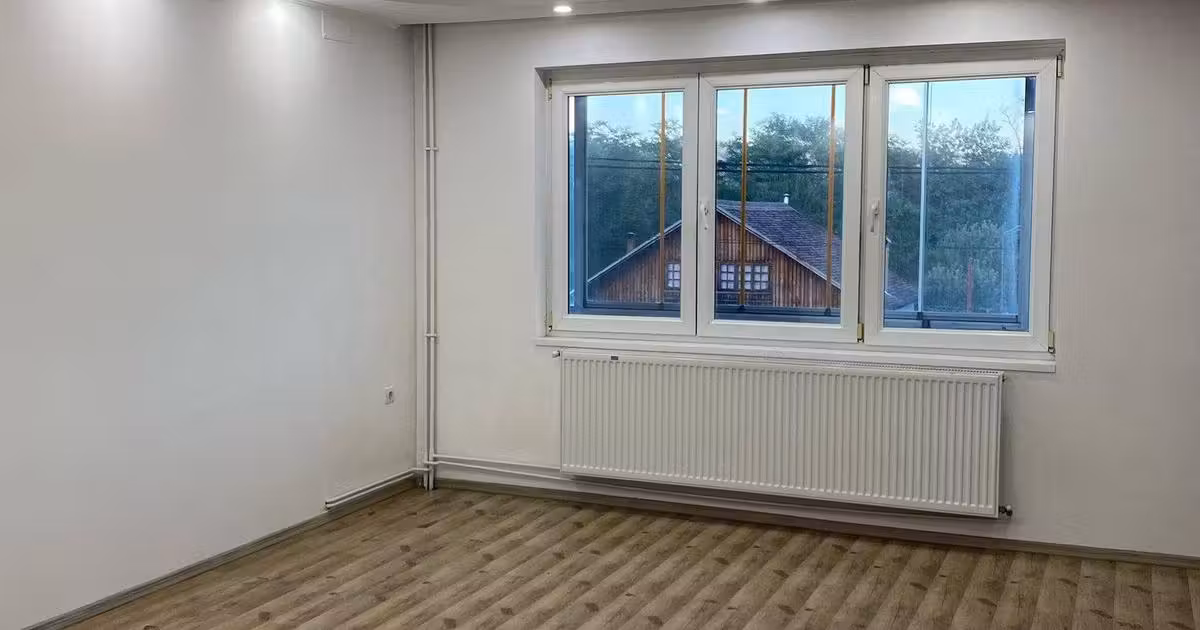 Casă de vânzare cu 6 camere în Călimănești