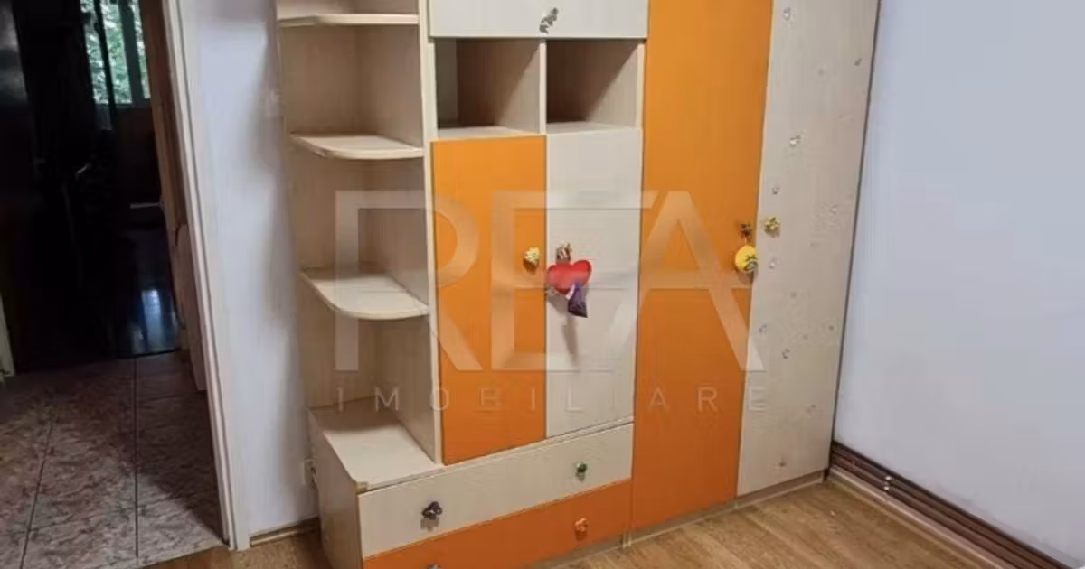 Apartament de vânzare cu 3 camere, mobilat în zona Drumul Taberei, Sector 6