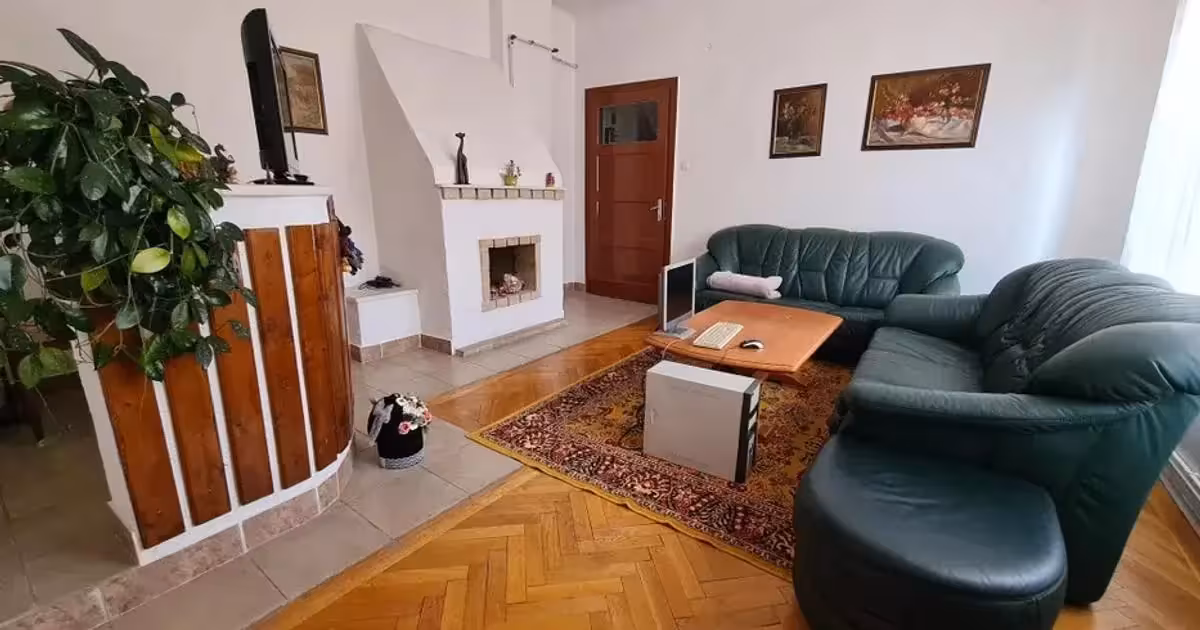 Apartament de vânzare cu 4 camere în zona Central, Brașov