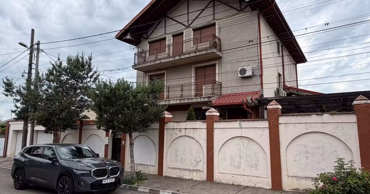 Casă de vânzare cu 12 camere în zona Colentina, Sector 2