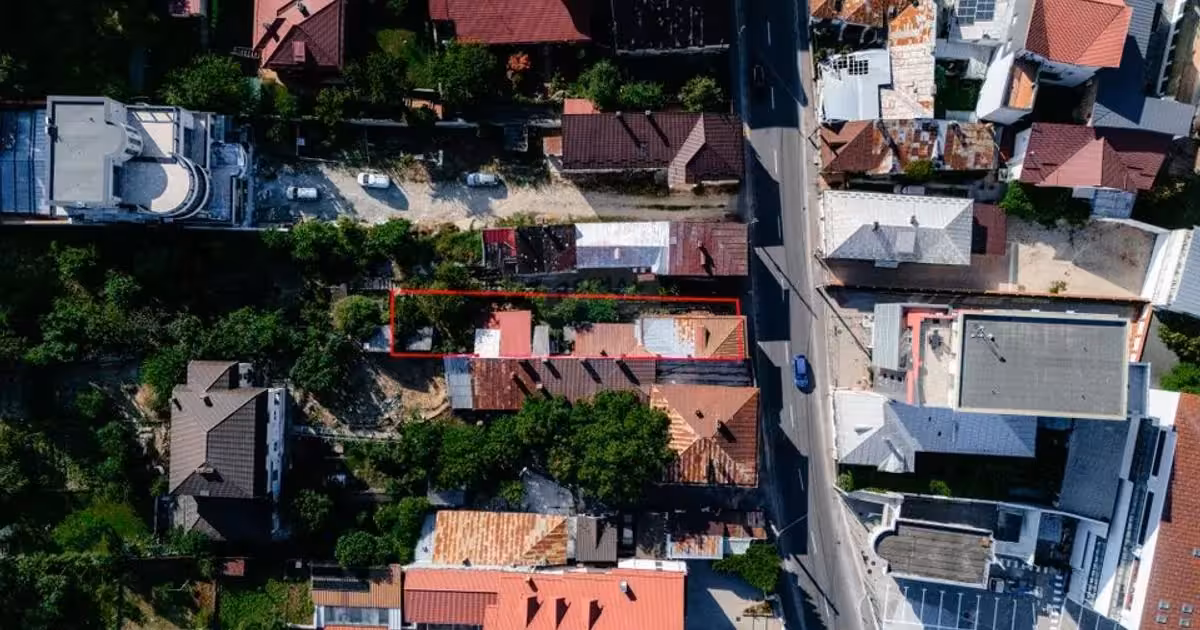 Casă individuală de vânzare cu 7 camere în zona Central, Pitești
