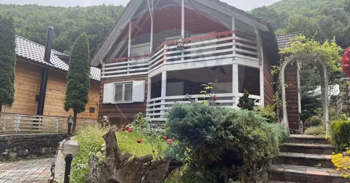 Casă individuală de vânzare cu 7 camere, mobilată în Frăsinet