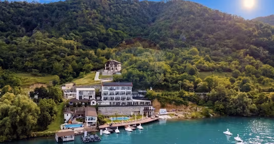 Spațiu comercial Dubova