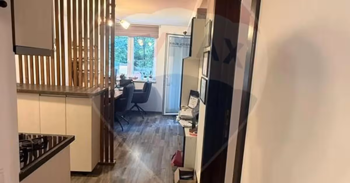 Apartament de vânzare cu 2 camere în zona Tractorul, Brașov