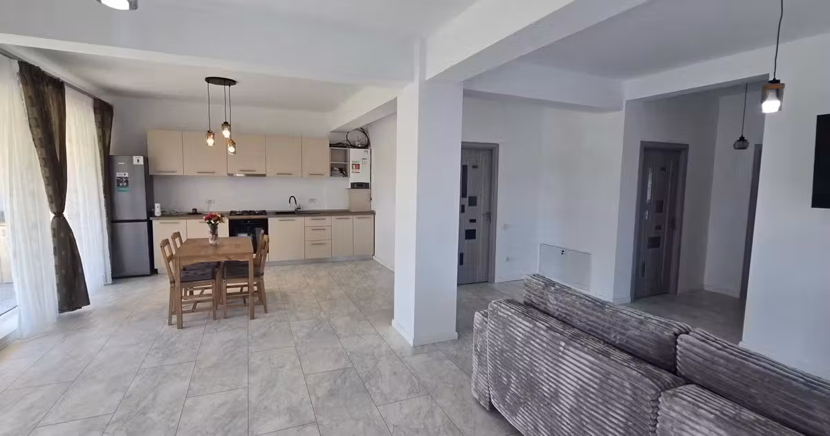 Casă individuală de vânzare cu 3 camere în Lazu