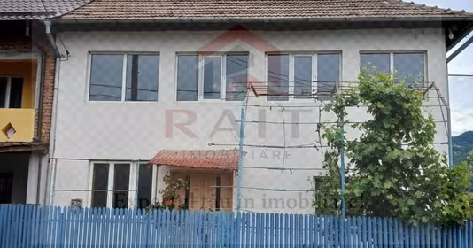 Casă Corbeni