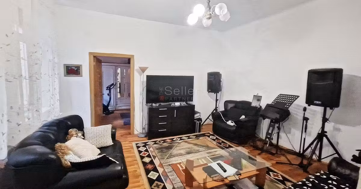 Apartament de vânzare cu 2 camere, mobilat în zona Central, Brașov
