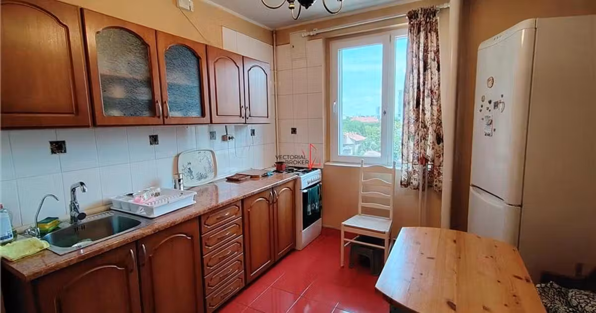 Apartament de vânzare cu 3 camere în zona Central, Ultracentral