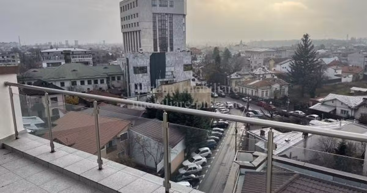 Apartament de vânzare cu 2 camere în zona Ultracentral, Ploiești