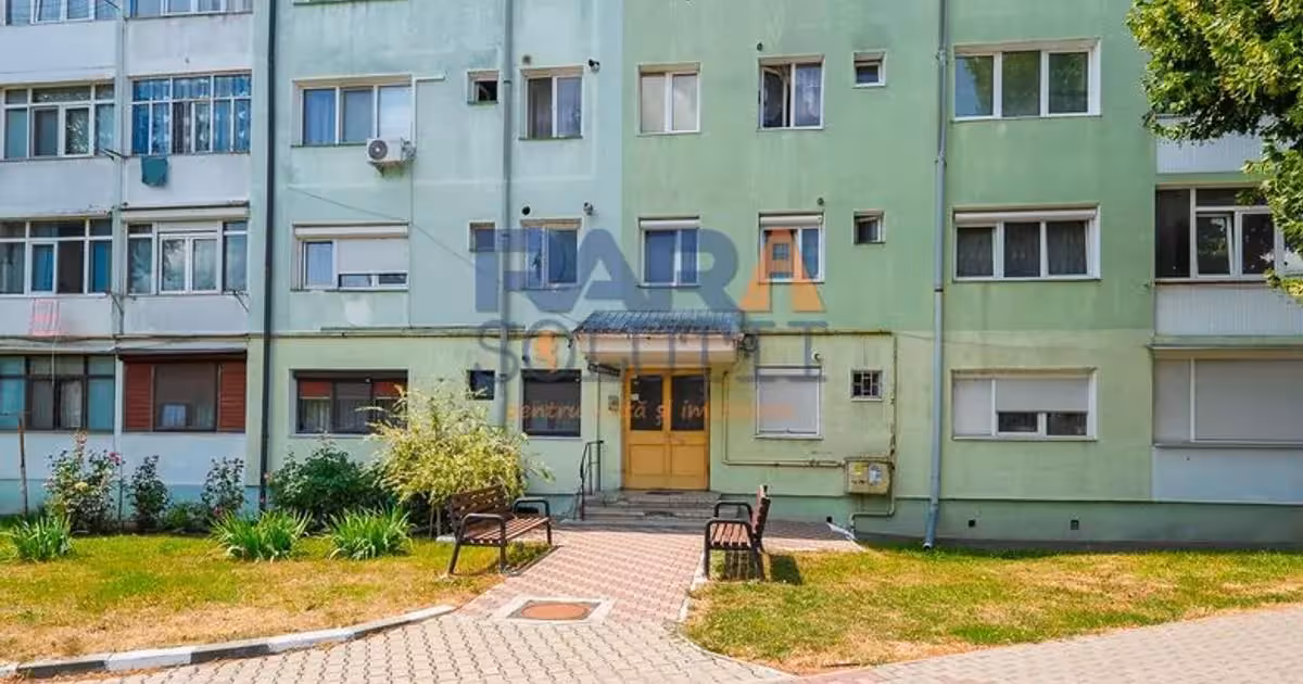 Apartament de vânzare cu 2 camere în Roman